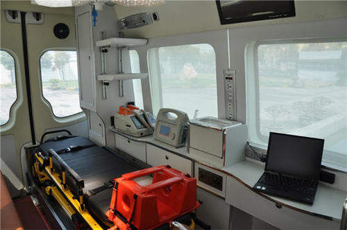 漳州救护车内部